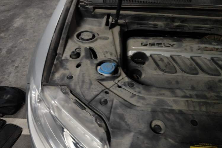 Used Geely Auto Emgrand X7 Sport 2016 1.8TD Automatic ZhiShang Model Engine Bay Right