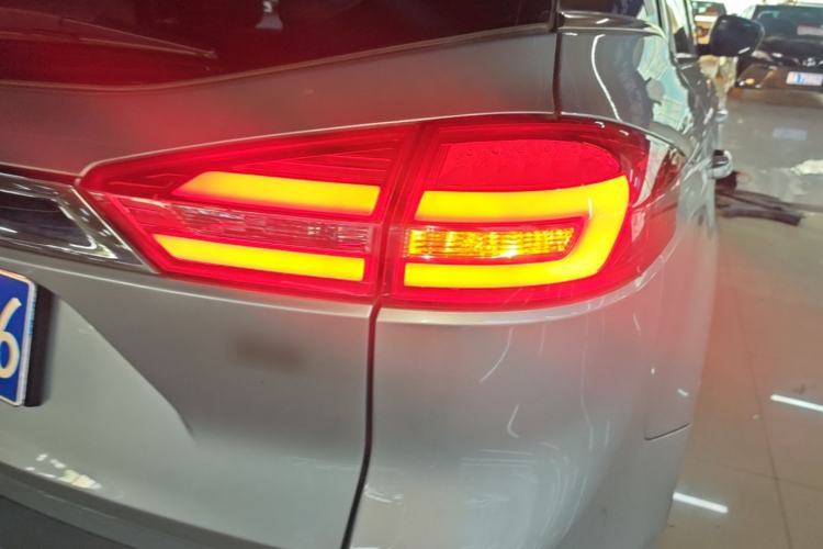 Used Geely Auto Emgrand X7 Sport 2016 2.0L Manual Smart Connect Version Exterior 3