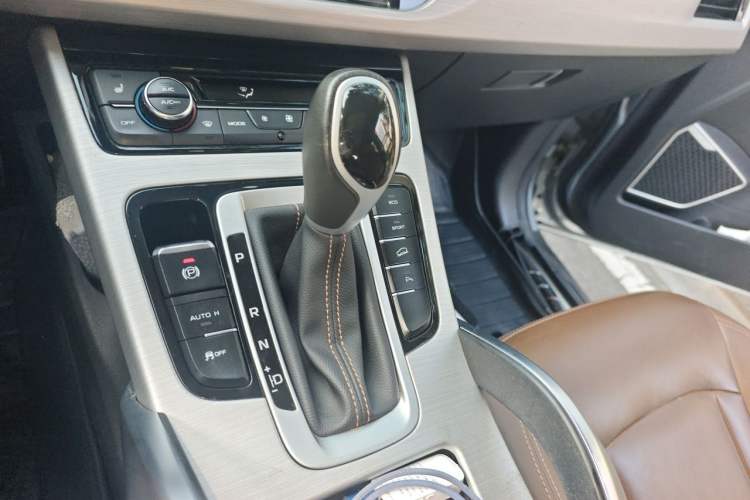 Used Geely Auto Emgrand X7 Sport 2016 1.8TD Automatic ZhiZun Version Gear Lever
