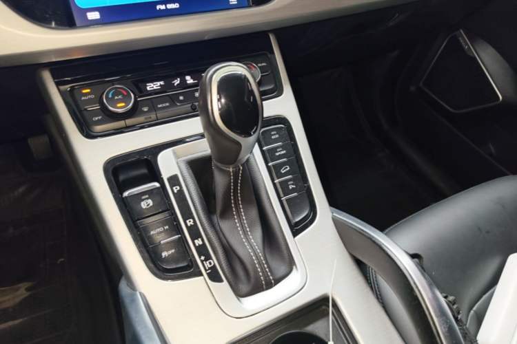 Used Geely Auto Emgrand X7 Sport 2016 1.8TD Automatic ZhiShang Model Gear Lever