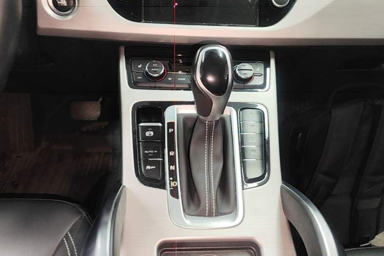 Used Geely Auto Emgrand X7 Sport 2016 1.8TD Automatic Smart Model Gear Lever