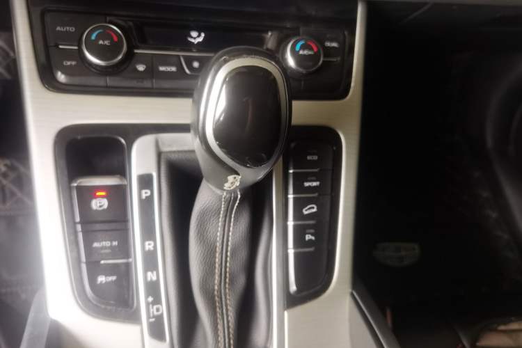 Used Geely Auto Emgrand X7 Sport 2016 1.8TD Automatic ZhiShang Model Gear Lever