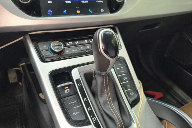 Used Geely Auto Emgrand X7 Sport 2016 1.8TD Automatic All-Wheel-Drive ZhiZun Edition Gear Lever