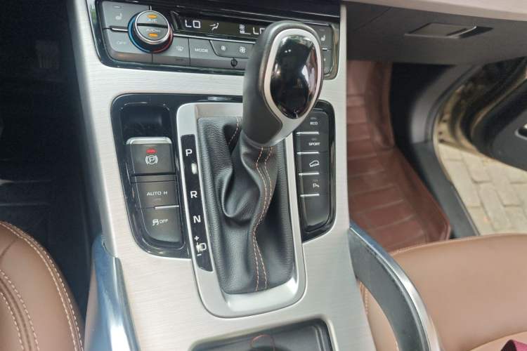 Used Geely Auto Emgrand X7 Sport 2016 1.8TD Automatic ZhiZun Version Gear Lever