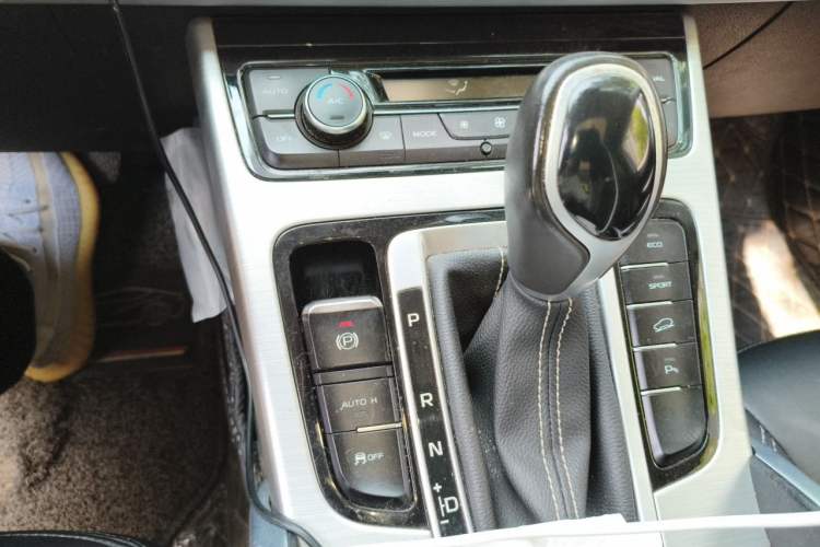 Used Geely Auto Emgrand X7 Sport 2016 1.8TD Automatic ZhiShang Model Gear Lever
