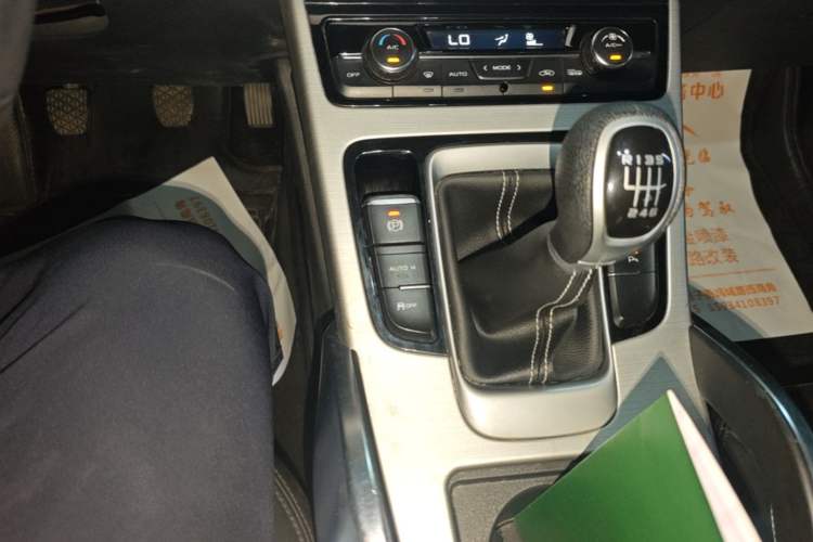 Used Geely Auto Emgrand X7 Sport 2016 2.0L Manual Smart Connect Version Gear Lever