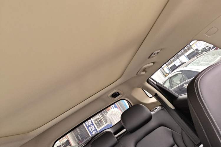 Used Geely Auto Emgrand X7 Sport 2016 2.0L Manual ZhiShang Version Headliner