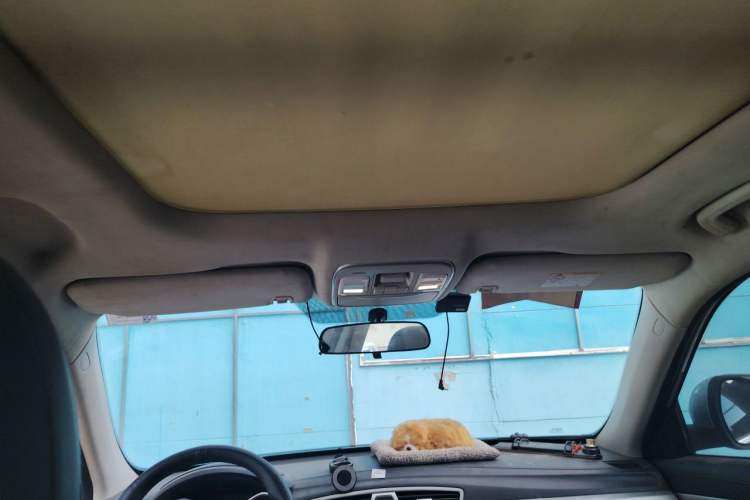 Used Geely Auto Emgrand X7 Sport 2016 1.8TD Automatic Smart Connectivity Version Headliner