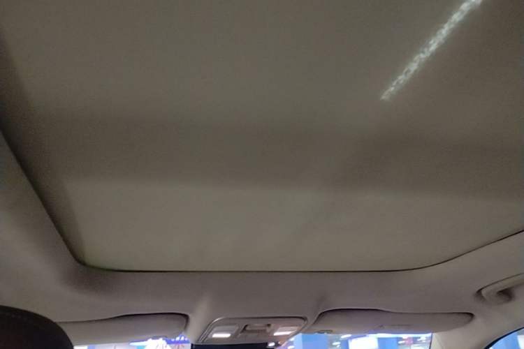 Used Geely Auto Emgrand X7 Sport 2016 1.8TD Automatic ZhiZun Version Headliner