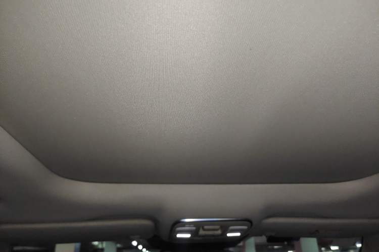 Used Geely Auto Emgrand X7 Sport 2016 1.8TD Automatic ZhiZun Version Headliner