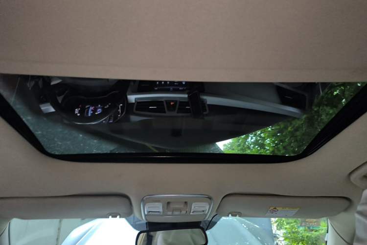 Used Geely Auto Emgrand X7 Sport 2016 1.8TD Automatic All-Wheel-Drive ZhiZun Edition Headliner