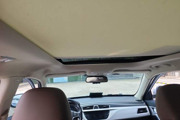 Used Geely Auto Emgrand X7 Sport 2016 1.8TD Automatic ZhiZun Version Headliner