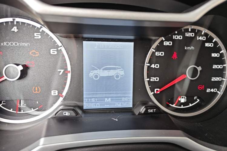 Used Geely Auto Emgrand X7 Sport 2016 2.0L Manual ZhiShang Version Instrument Cluster