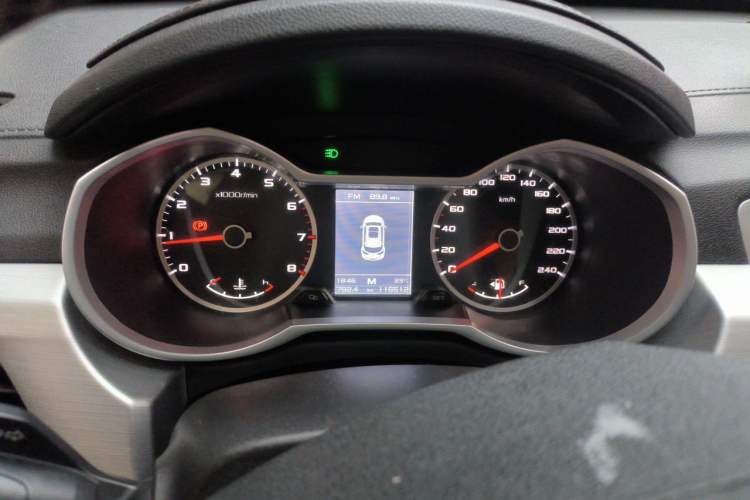 Used Geely Auto Emgrand X7 Sport 2016 2.0L Manual ZhiShang Version Instrument Cluster
