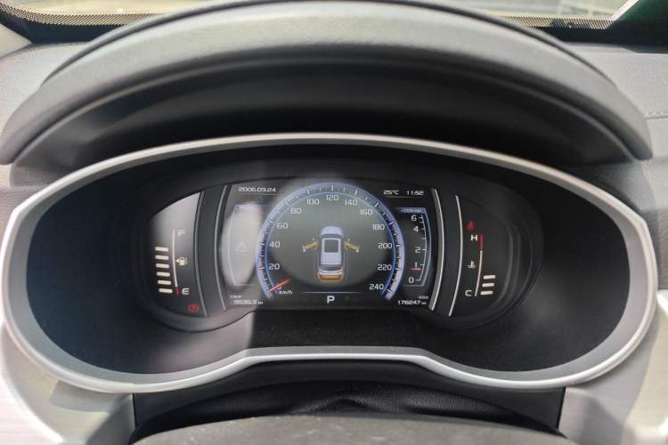 Used Geely Auto Emgrand X7 Sport 2016 1.8TD Automatic ZhiZun Version Instrument Cluster
