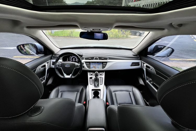Used Geely Auto Emgrand X7 Sport 2016 1.8TD Automatic Smart Model Interior 4