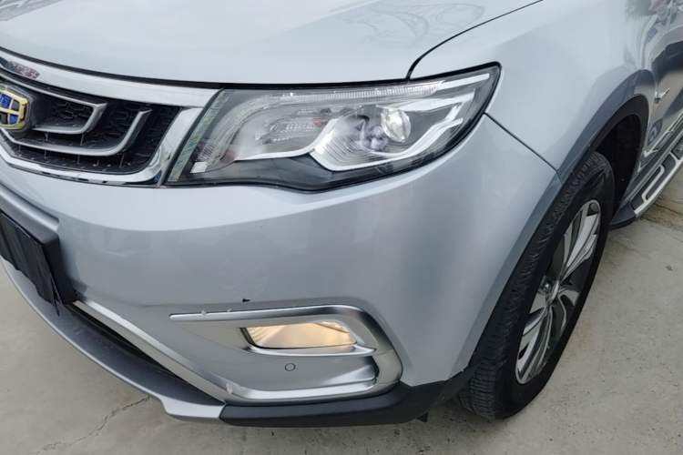 Used Geely Auto Emgrand X7 Sport 2016 1.8TD Automatic All-Wheel-Drive ZhiZun Edition Left Front Headlight