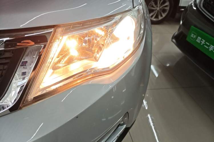 Used Geely Auto Emgrand X7 Sport 2016 1.8TD Automatic ZhiShang Model Left Front Headlight