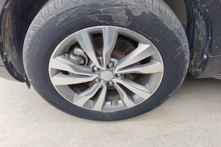 Used Geely Auto Emgrand X7 Sport 2016 1.8TD Automatic All-Wheel-Drive ZhiZun Edition Left Front Wheel Hub