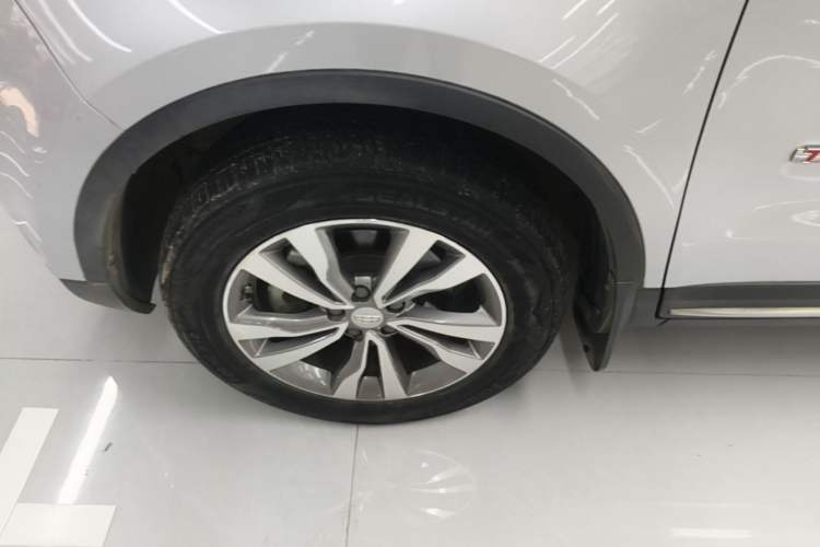 Used Geely Auto Emgrand X7 Sport 2016 1.8TD Automatic ZhiZun Version Left Front Wheel Hub