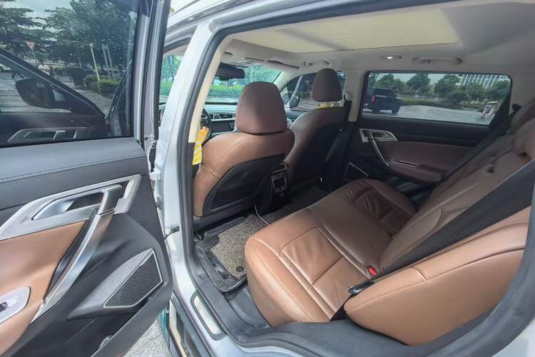 Used Geely Auto Emgrand X7 Sport 2016 1.8TD Automatic ZhiZun Version Left Rear Seat