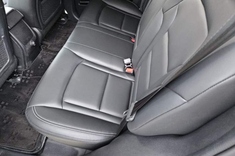 Used Geely Auto Emgrand X7 Sport 2016 2.0L Manual ZhiShang Version Left Rear Seat