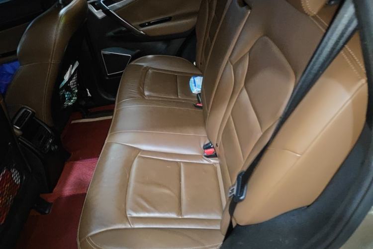 Used Geely Auto Emgrand X7 Sport 2016 1.8TD Automatic All-Wheel-Drive ZhiZun Edition Left Rear Seat
