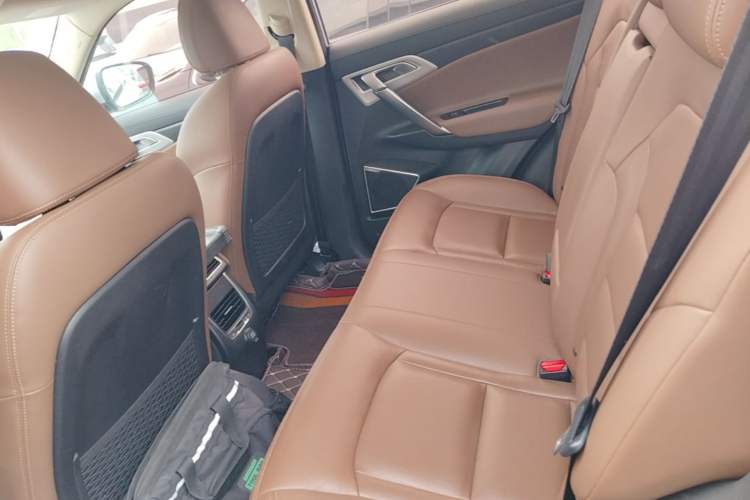 Used Geely Auto Emgrand X7 Sport 2016 1.8TD Automatic All-Wheel-Drive ZhiZun Edition Left Rear Seat