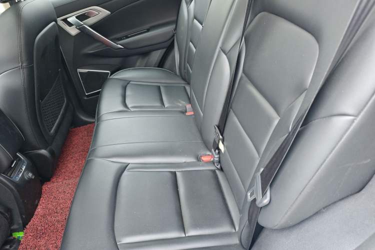 Used Geely Auto Emgrand X7 Sport 2016 1.8TD Automatic Smart Connectivity Version Left Rear Seat