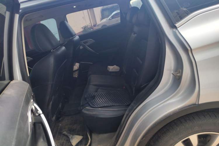 Used Geely Auto Emgrand X7 Sport 2016 1.8TD Automatic Smart Connectivity Version Left Rear Seat