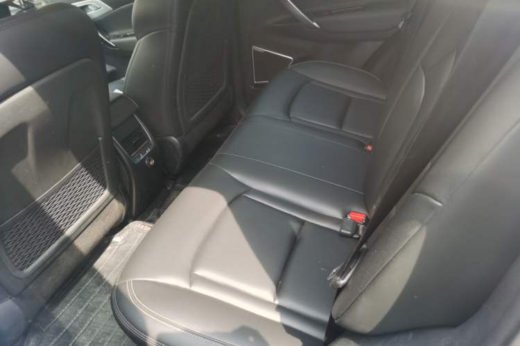 Used Geely Auto Emgrand X7 Sport 2016 1.8TD Automatic Smart Connectivity Version Left Rear Seat