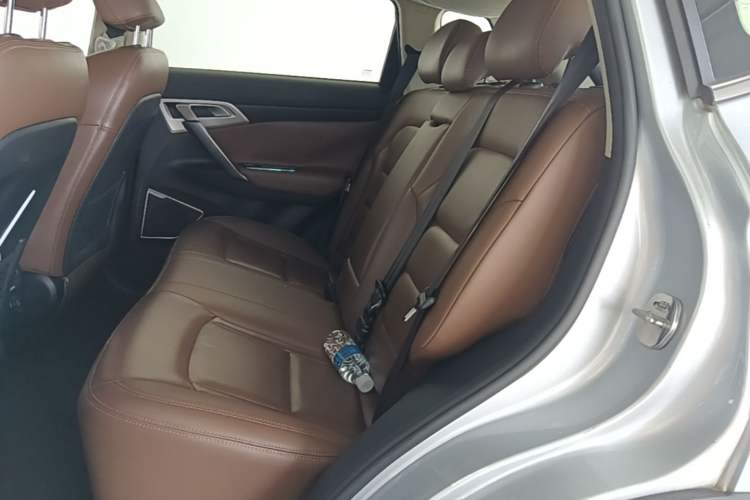 Used Geely Auto Emgrand X7 Sport 2016 1.8TD Automatic Smart Connectivity Version Left Rear Seat