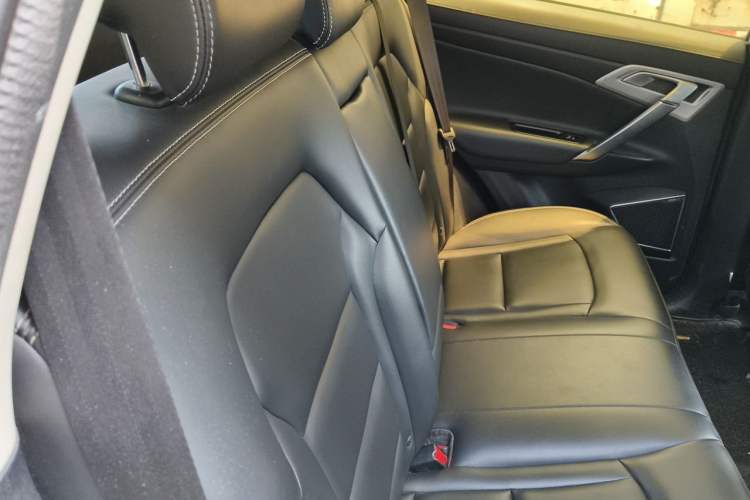 Used Geely Auto Emgrand X7 Sport 2016 1.8TD Automatic Smart Model Left Rear Seat