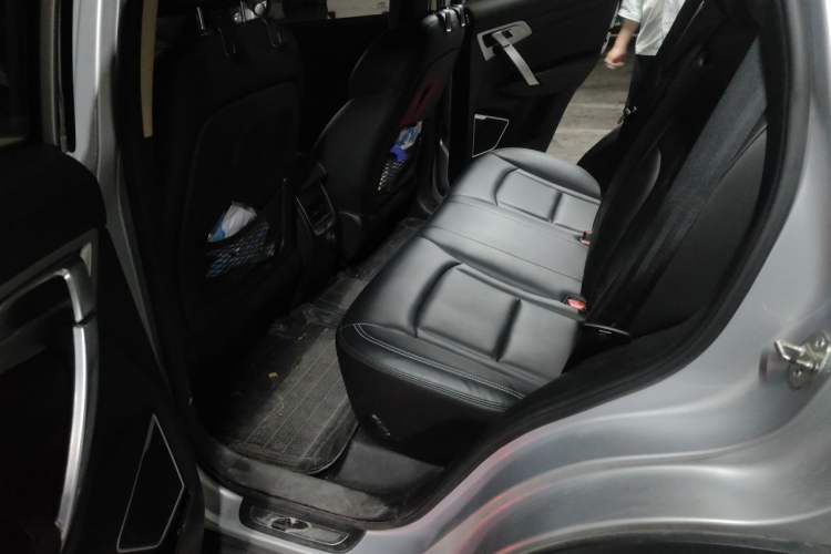 Used Geely Auto Emgrand X7 Sport 2016 1.8TD Automatic ZhiShang Model Left Rear Seat
