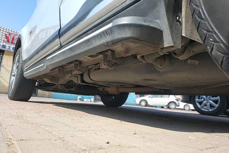 Used Geely Auto Emgrand X7 Sport 2016 1.8TD Automatic Smart Connectivity Version Left Side Sill
