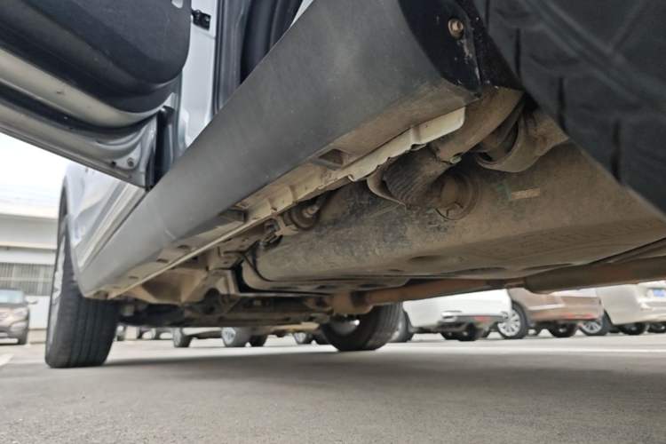 Used Geely Auto Emgrand X7 Sport 2016 1.8TD Automatic Smart Connectivity Version Left Side Sill