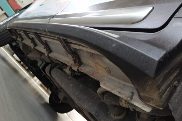 Used Geely Auto Emgrand X7 Sport 2016 1.8TD Automatic Smart Model Left Side Sill