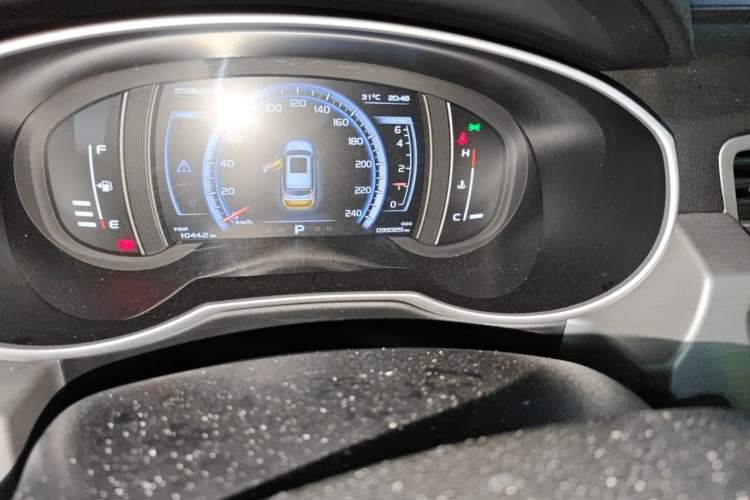 Used Geely Auto Emgrand X7 Sport 2016 1.8TD Automatic All-Wheel-Drive ZhiZun Edition Odometer Close Up