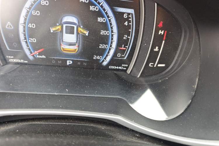 Used Geely Auto Emgrand X7 Sport 2016 1.8TD Automatic Smart Connectivity Version Odometer Close Up