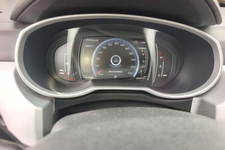 Used Geely Auto Emgrand X7 Sport 2016 1.8TD Automatic Smart Model Odometer Close Up