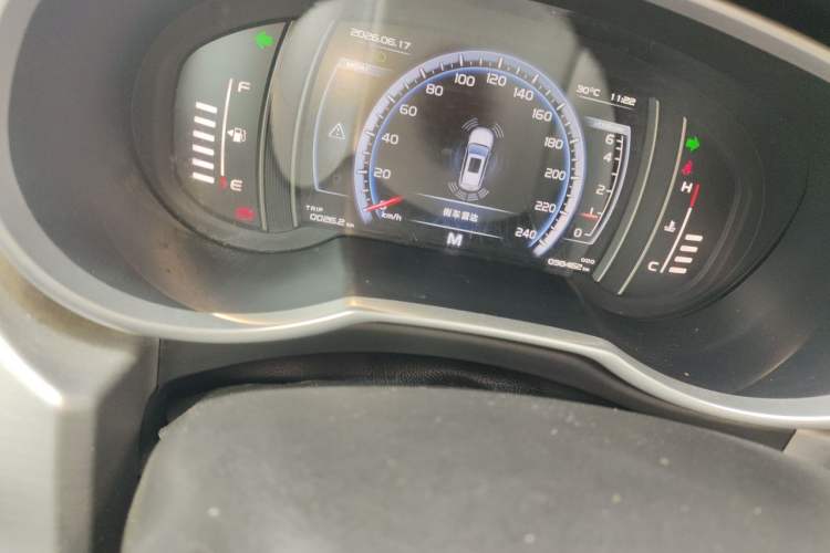 Used Geely Auto Emgrand X7 Sport 2016 2.0L Manual Smart Connect Version Odometer Close Up