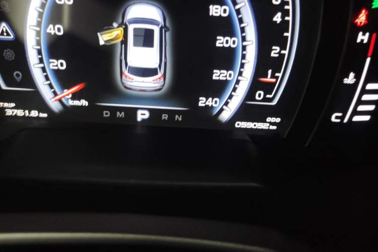 Used Geely Auto Emgrand X7 Sport 2016 1.8TD Automatic ZhiZun Version Odometer Close Up