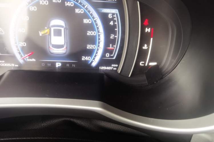 Used Geely Auto Emgrand X7 Sport 2016 1.8TD Automatic ZhiShang Model Odometer Close Up