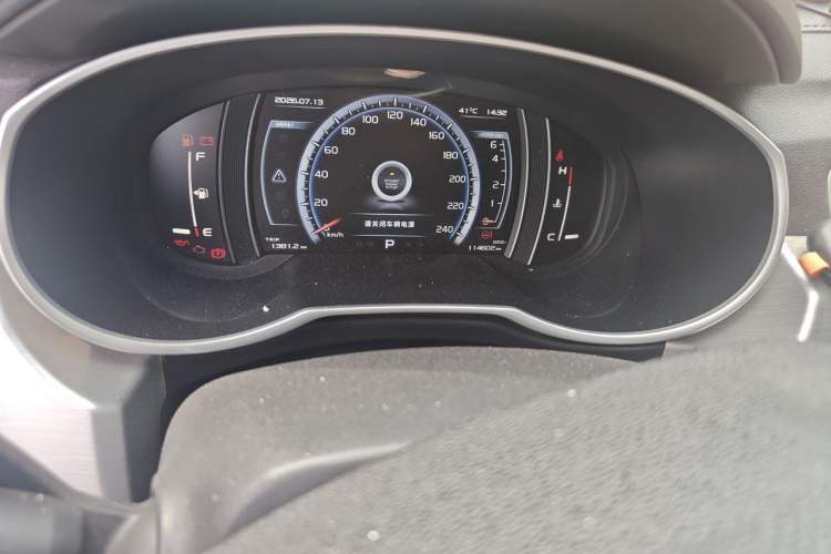Used Geely Auto Emgrand X7 Sport 2016 1.8TD Automatic Smart Model Odometer Close Up