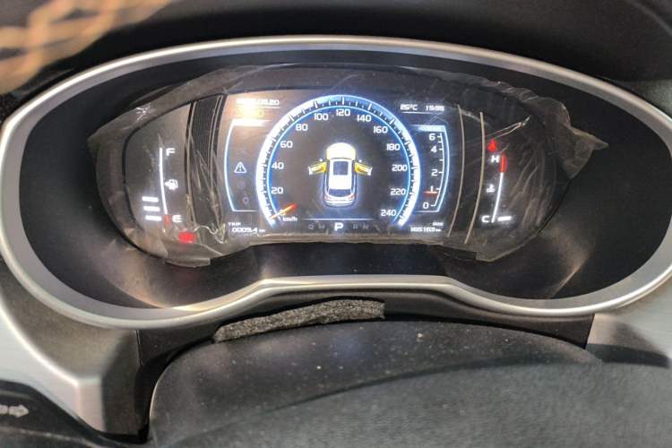 Used Geely Auto Emgrand X7 Sport 2016 1.8TD Automatic All-Wheel-Drive ZhiZun Edition Odometer Close Up