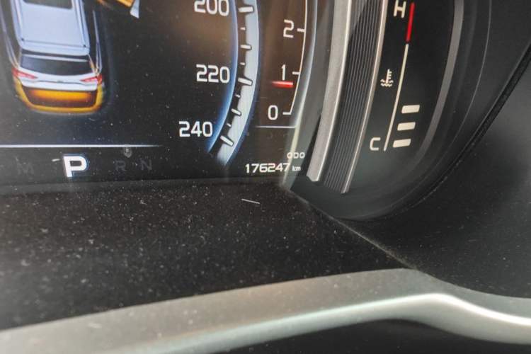 Used Geely Auto Emgrand X7 Sport 2016 1.8TD Automatic ZhiZun Version Odometer Close Up