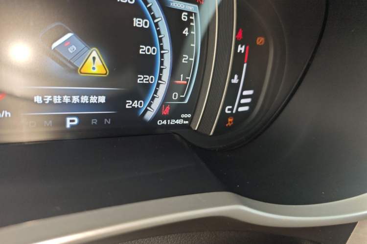 Used Geely Auto Emgrand X7 Sport 2016 1.8TD Automatic ZhiZun Version Odometer Close Up