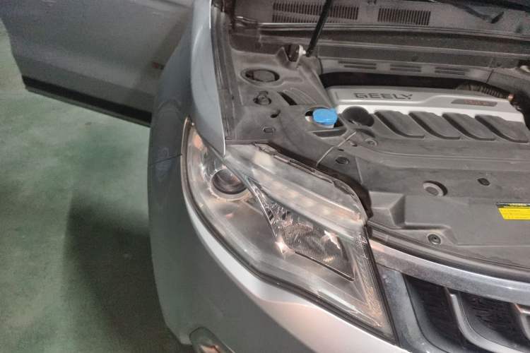 Used Geely Auto Emgrand X7 Sport 2016 1.8TD Automatic Smart Connectivity Version Right Front Headlight
