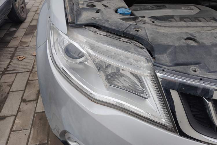 Used Geely Auto Emgrand X7 Sport 2016 2.0L Manual ZhiShang Version Right Front Headlight