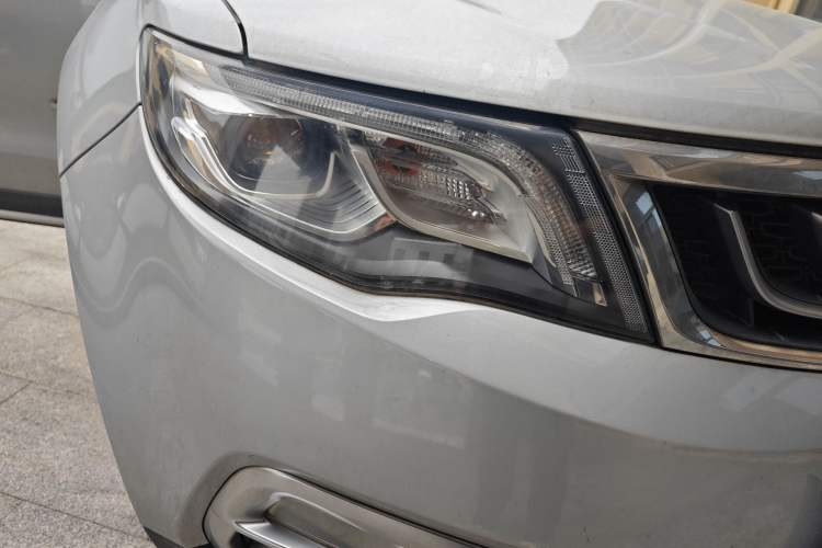 Used Geely Auto Emgrand X7 Sport 2016 1.8TD Automatic ZhiZun Version Right Front Headlight